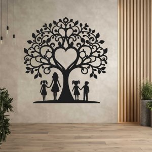 Družinsko drevo iz lesa za steno - mama, sin in dve hčeri