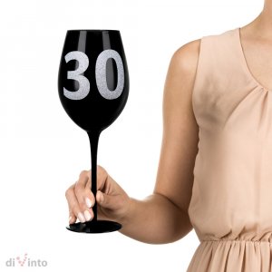 Ogromen vinski kozarec za 30. rojstni dan