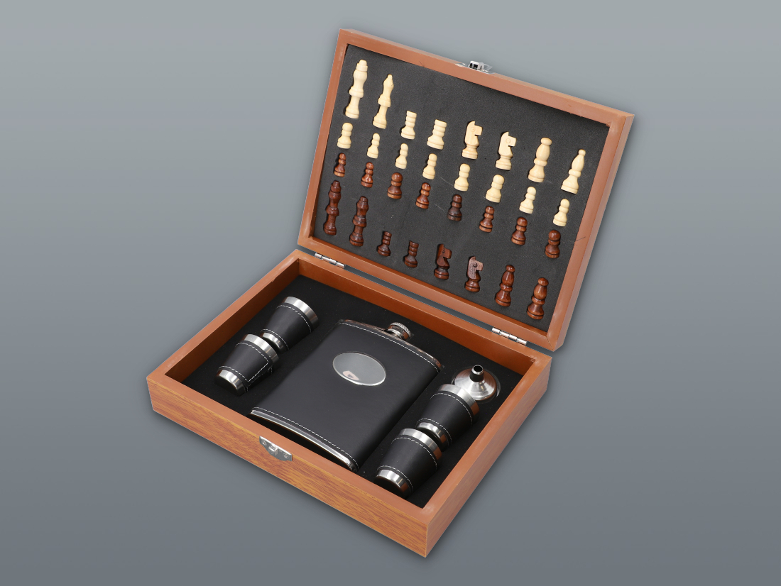 Komplet Črna steklenička za brizganje 240 ml + 4 steklenice z žigom 35 ml + CHESS