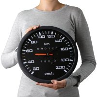 Stenska ura - merilnik hitrosti avtomobila